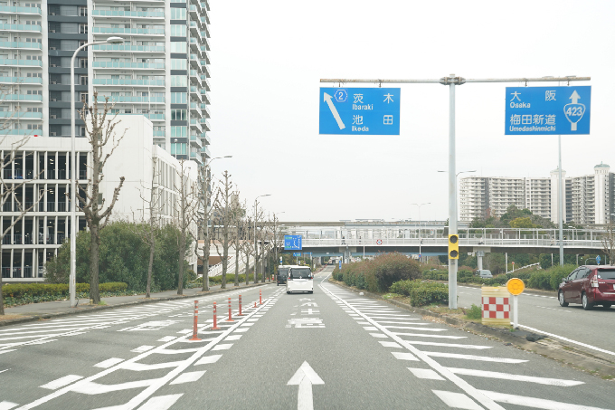 1箕面方面から梅田新道を南へ進みます。