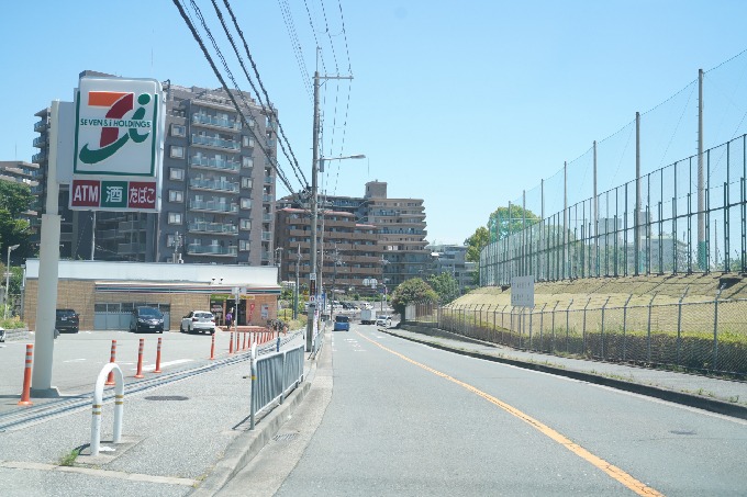 9セブンイレブン（吹田上山田店）を超えます。