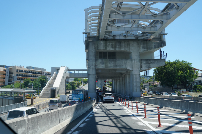 １豊川駅を過ぎて少し進む（豊川駅方面から）