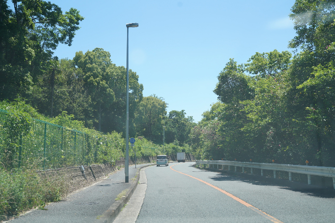 ８道なりに進む（豊川駅方面から）