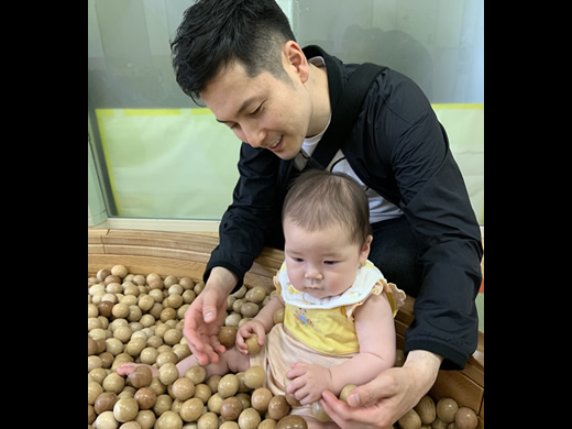 近所の山田駅前の「のびのび子育てプラザ」にて