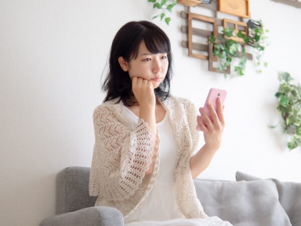 歯並びが悪いと気持ち悪いの？周りからの印象や歯並びが悪いデメリットを解説