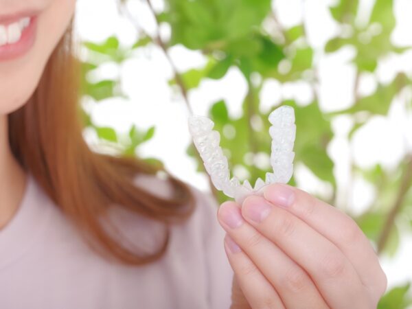 インビザラインを1日外すと生じる影響と着け忘れ対策を解説